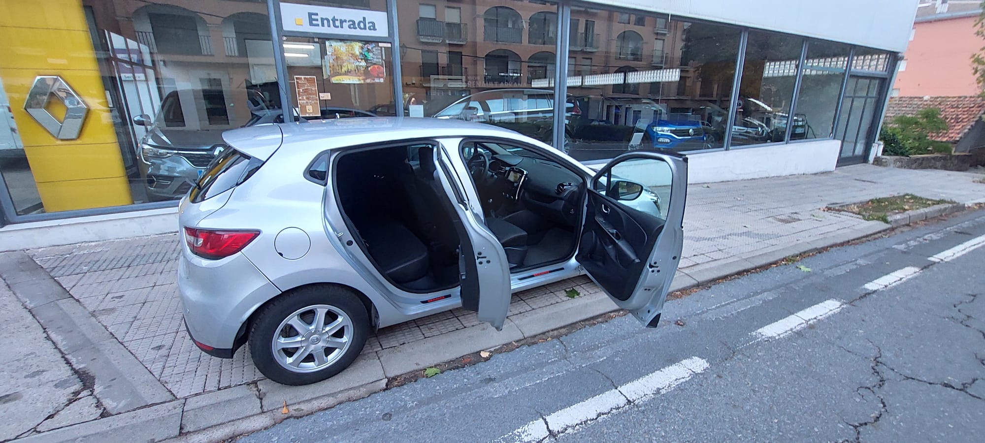 Renault Clio 0.9 TCE 90CV miniatura 12